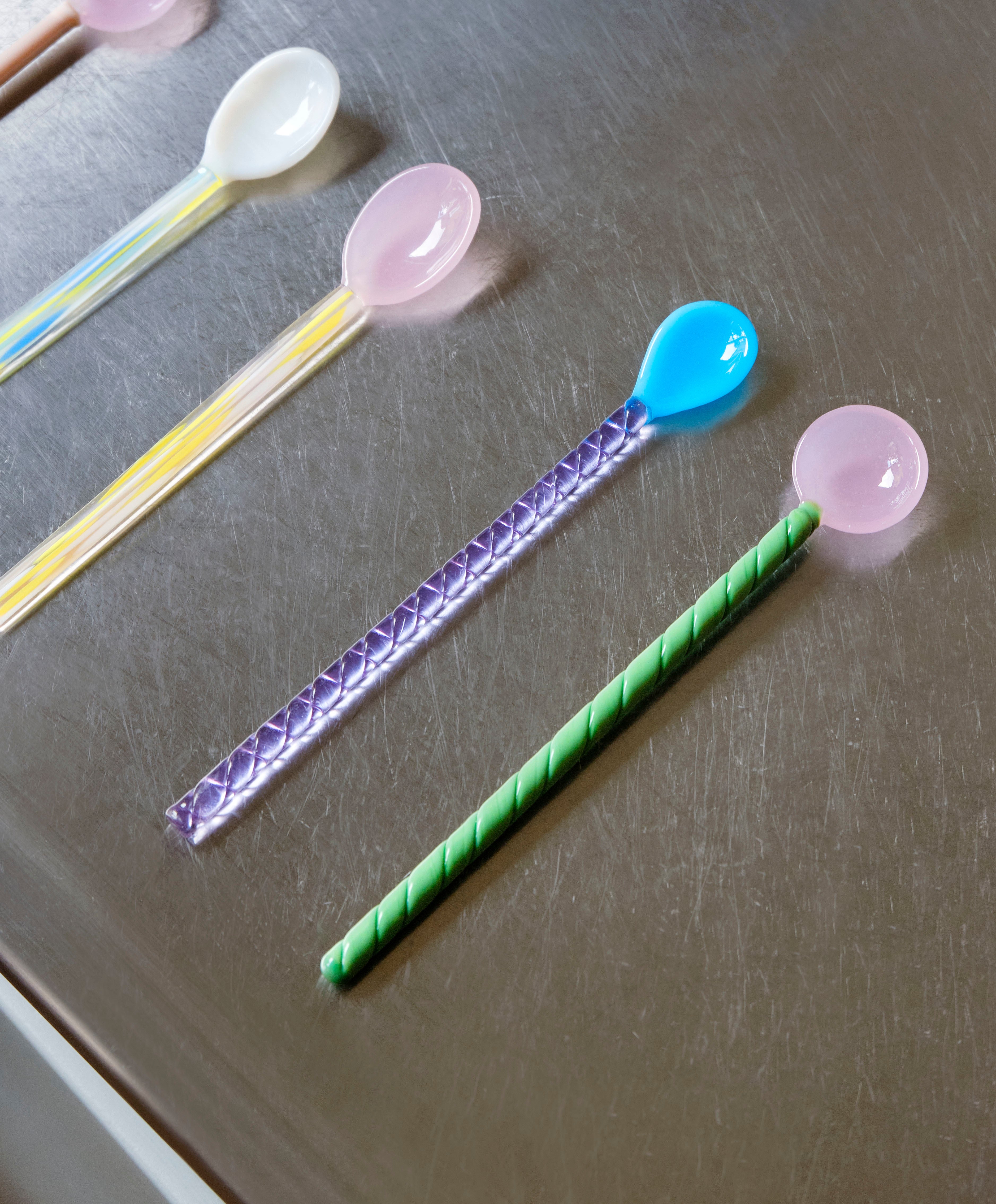 Glass Spoons-Flat Set of 2 - Light pink and white