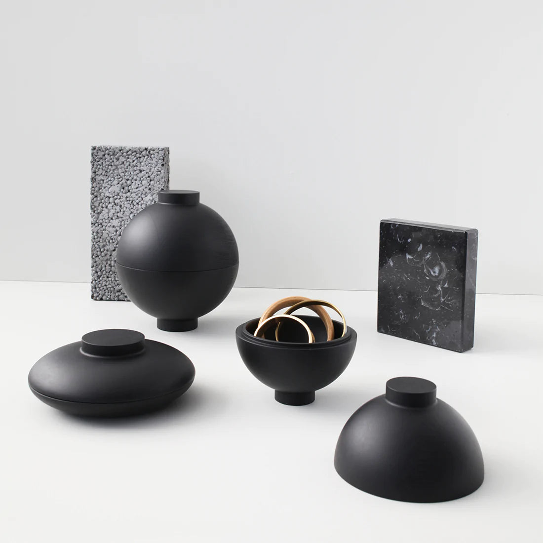 Wooden Sphere | Black