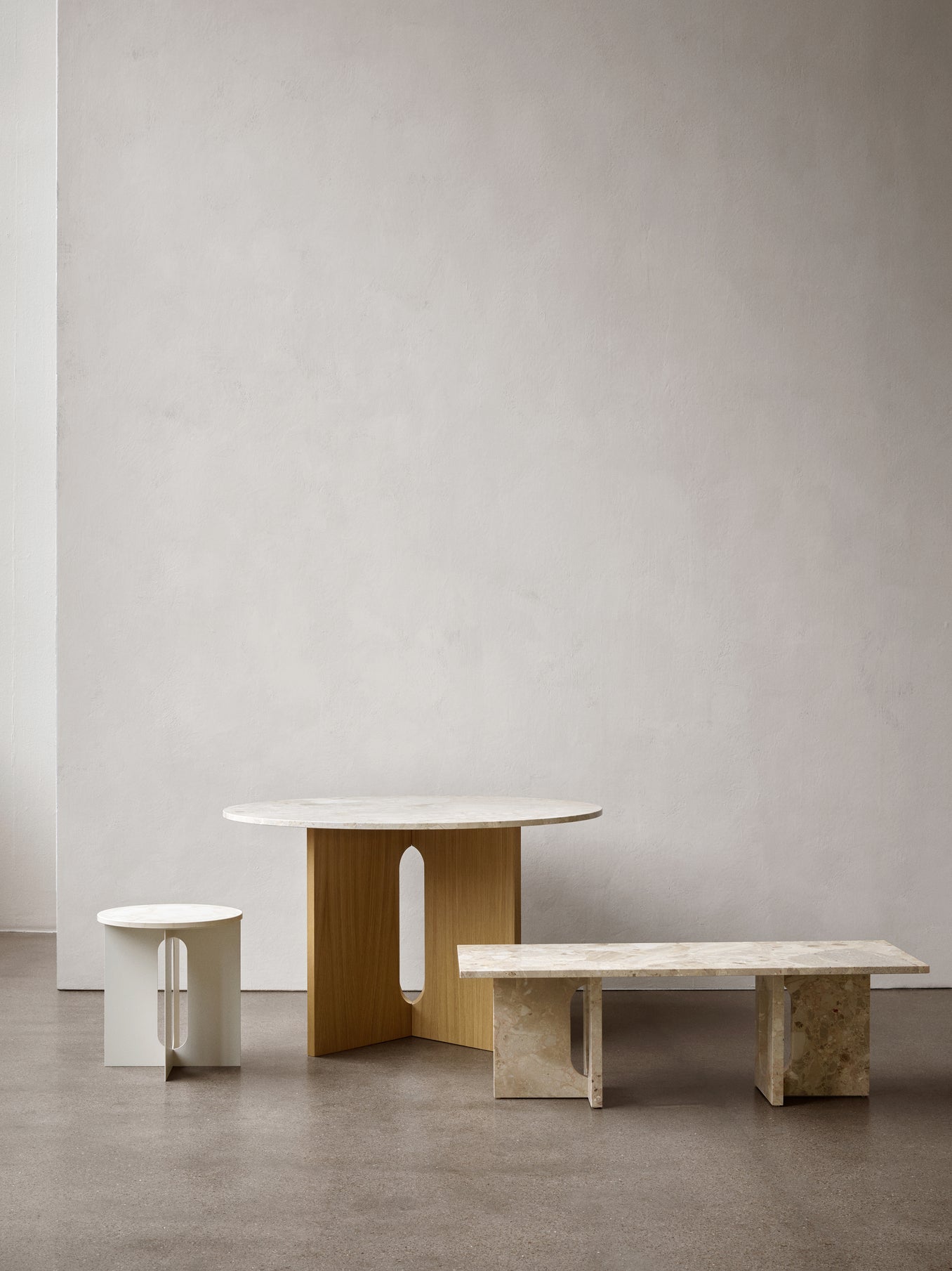 Androgyne Dining Table 120, Natural Oak / Kunis breccia sand