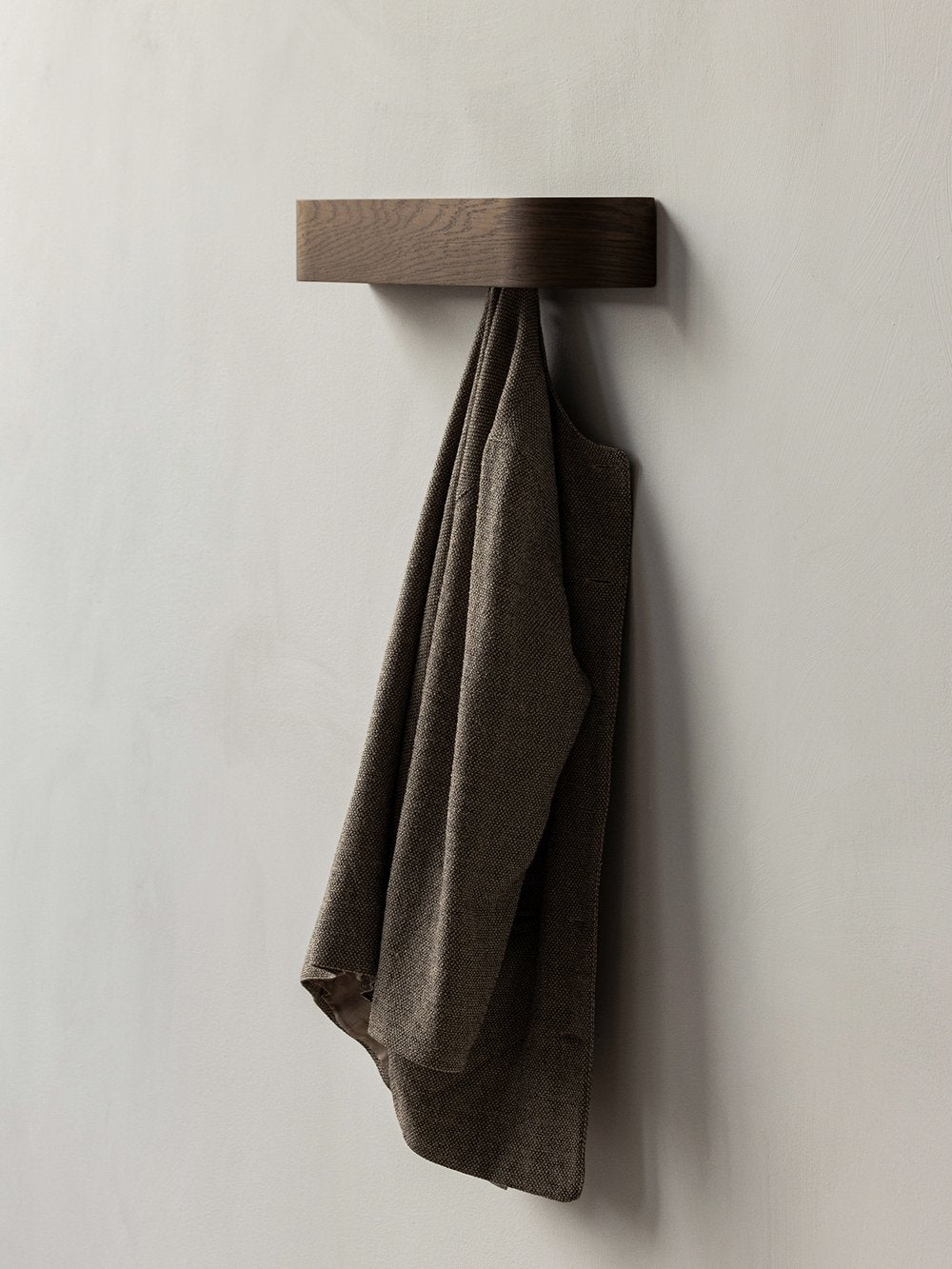 Epoch Rack 50 - Dark Stained Oak