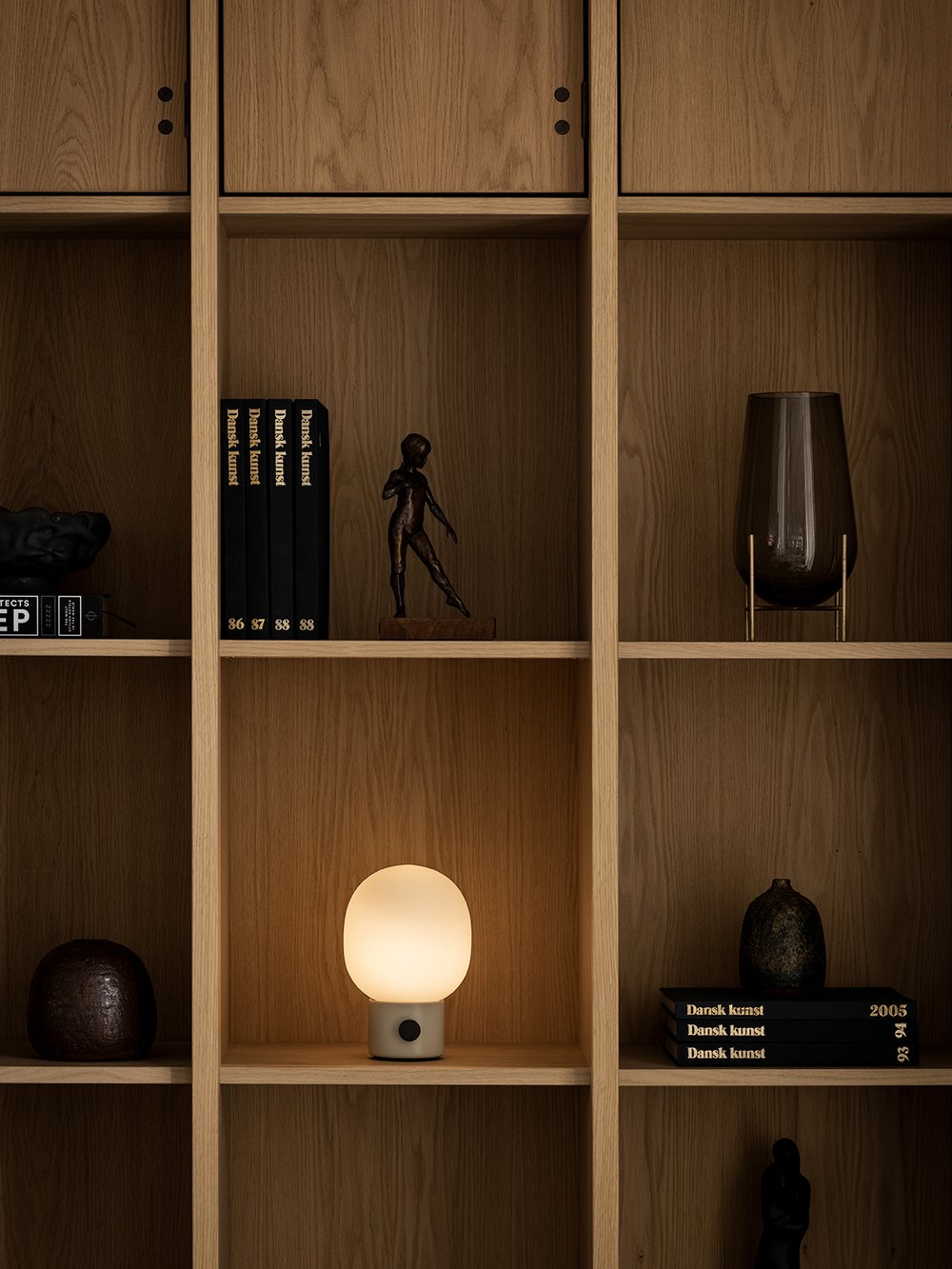 JWDA Table Lamp, Portable - Alabaster white