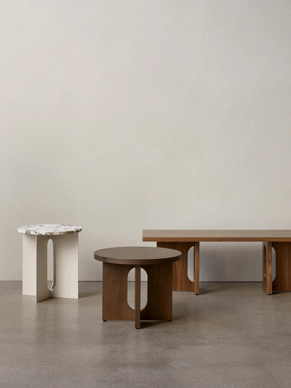 Androgyne Side Table, Ø50 - Dark stained oak