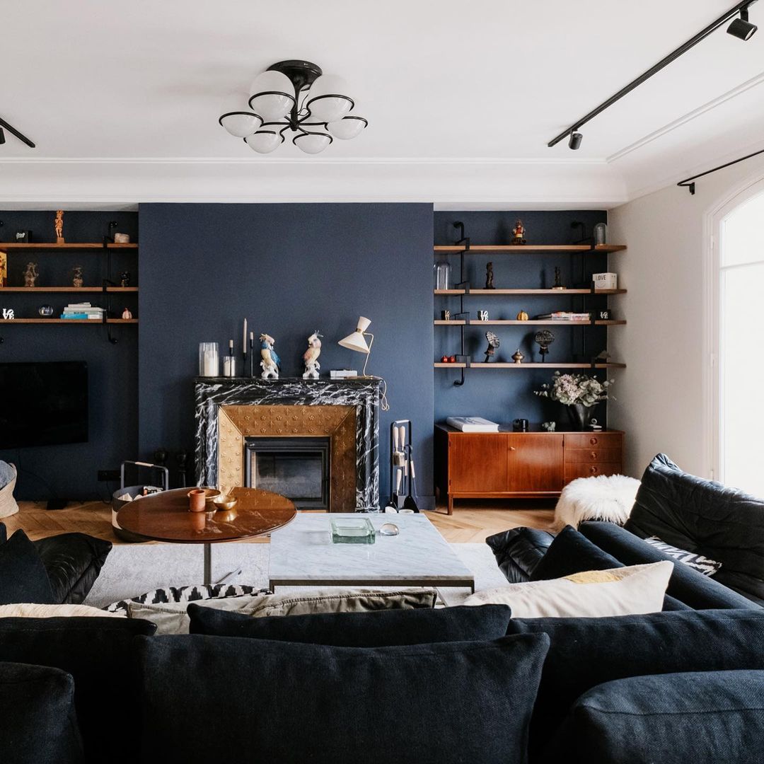 Model 2042/6 Ceiling - Black