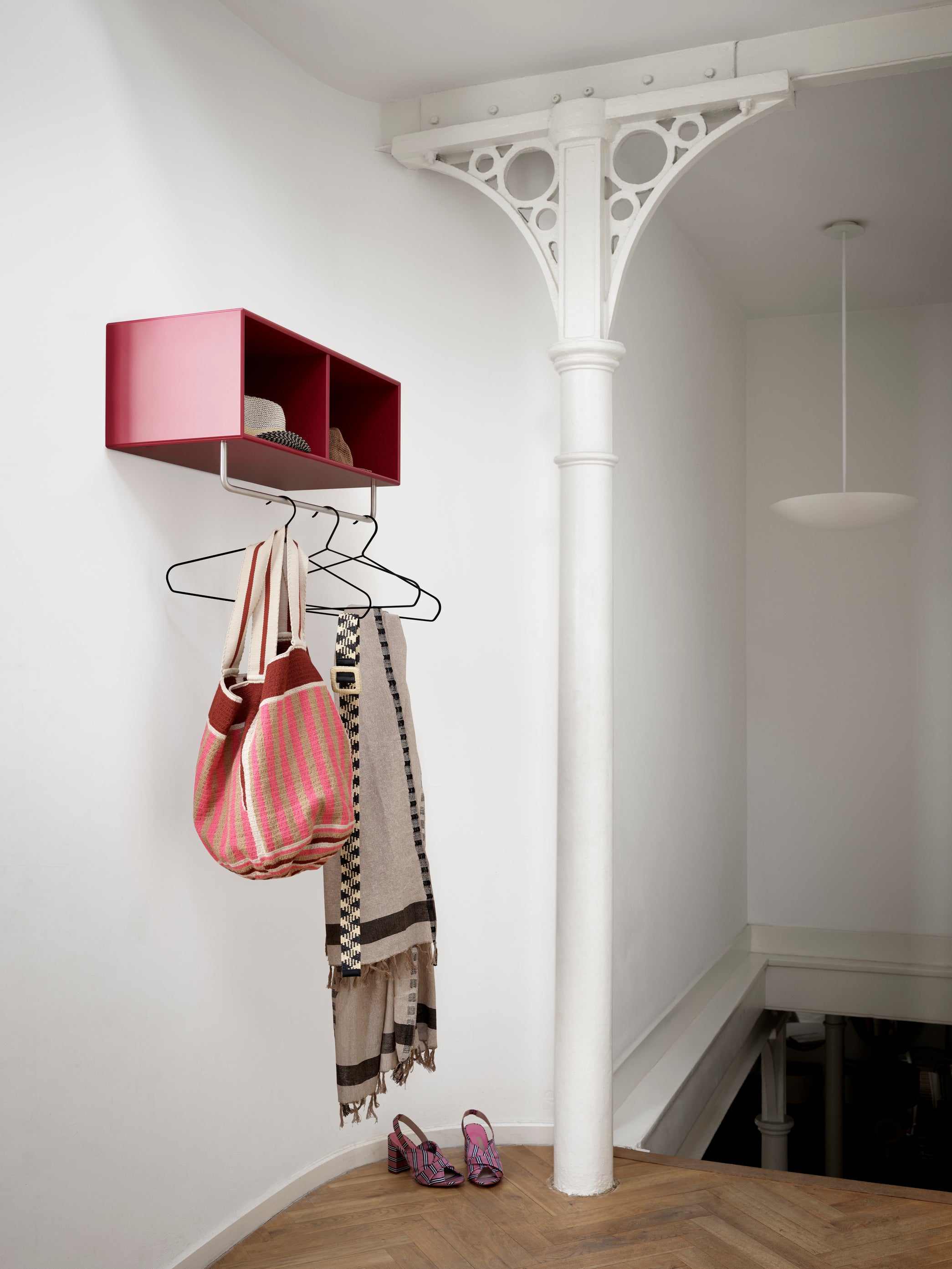 COAT Shelf with clothes rack