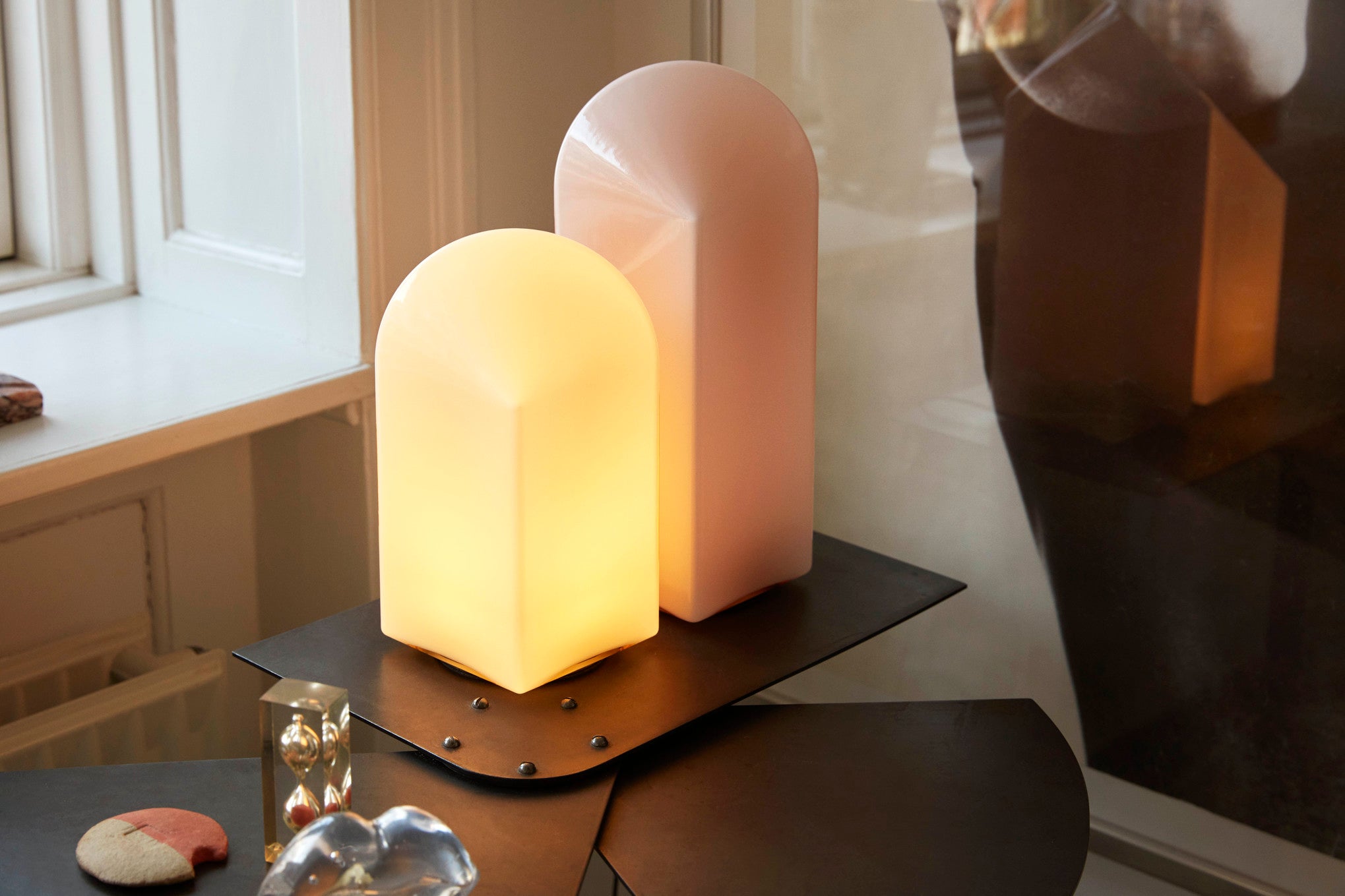 Parade Table Lamp 240 - Shell White