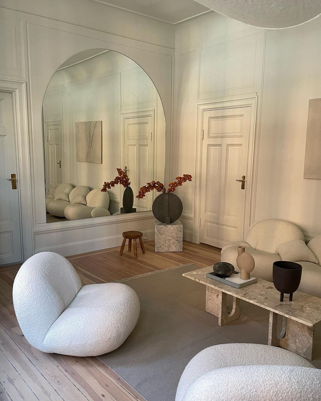 Plinth cub - Carrara