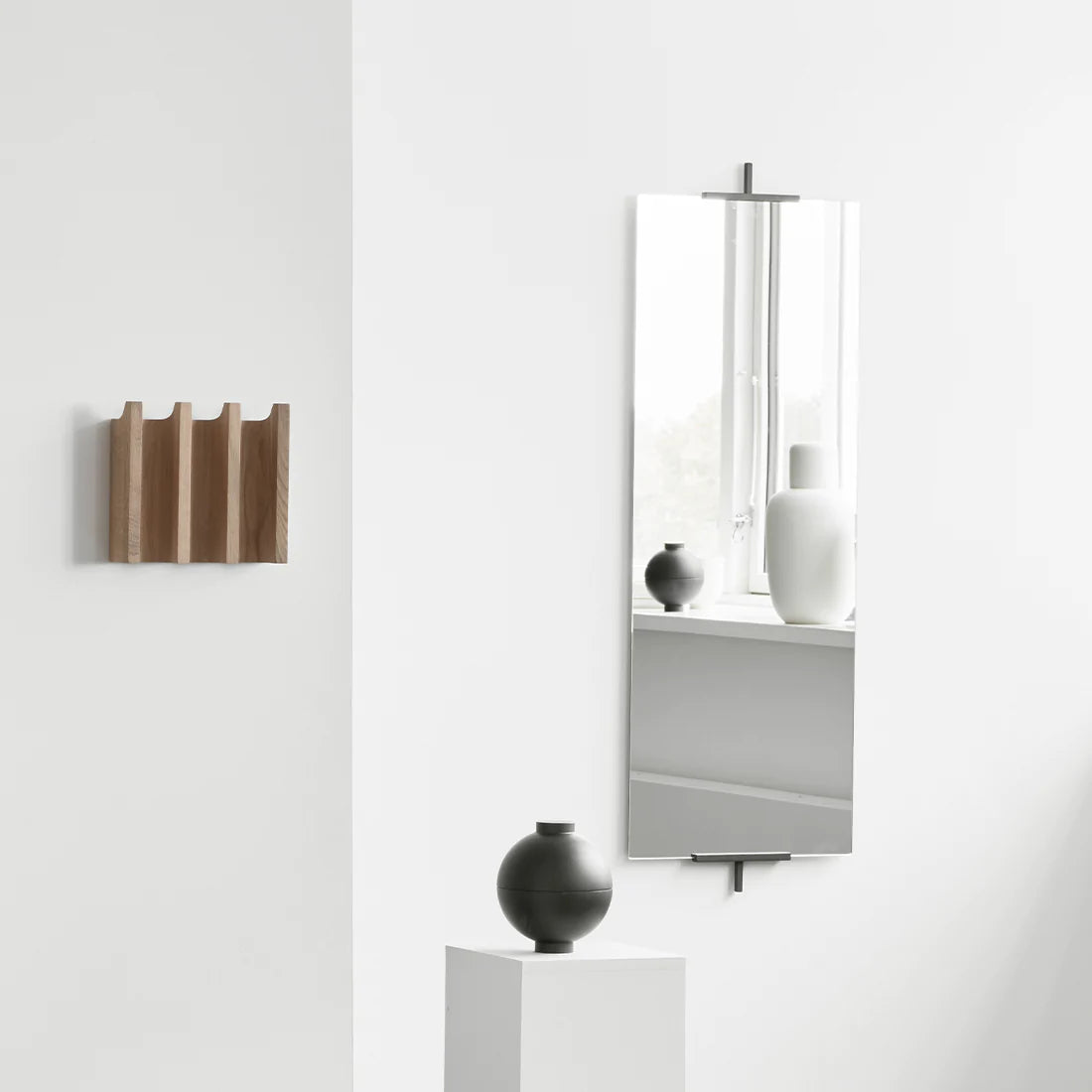 Wooden Sphere | Black