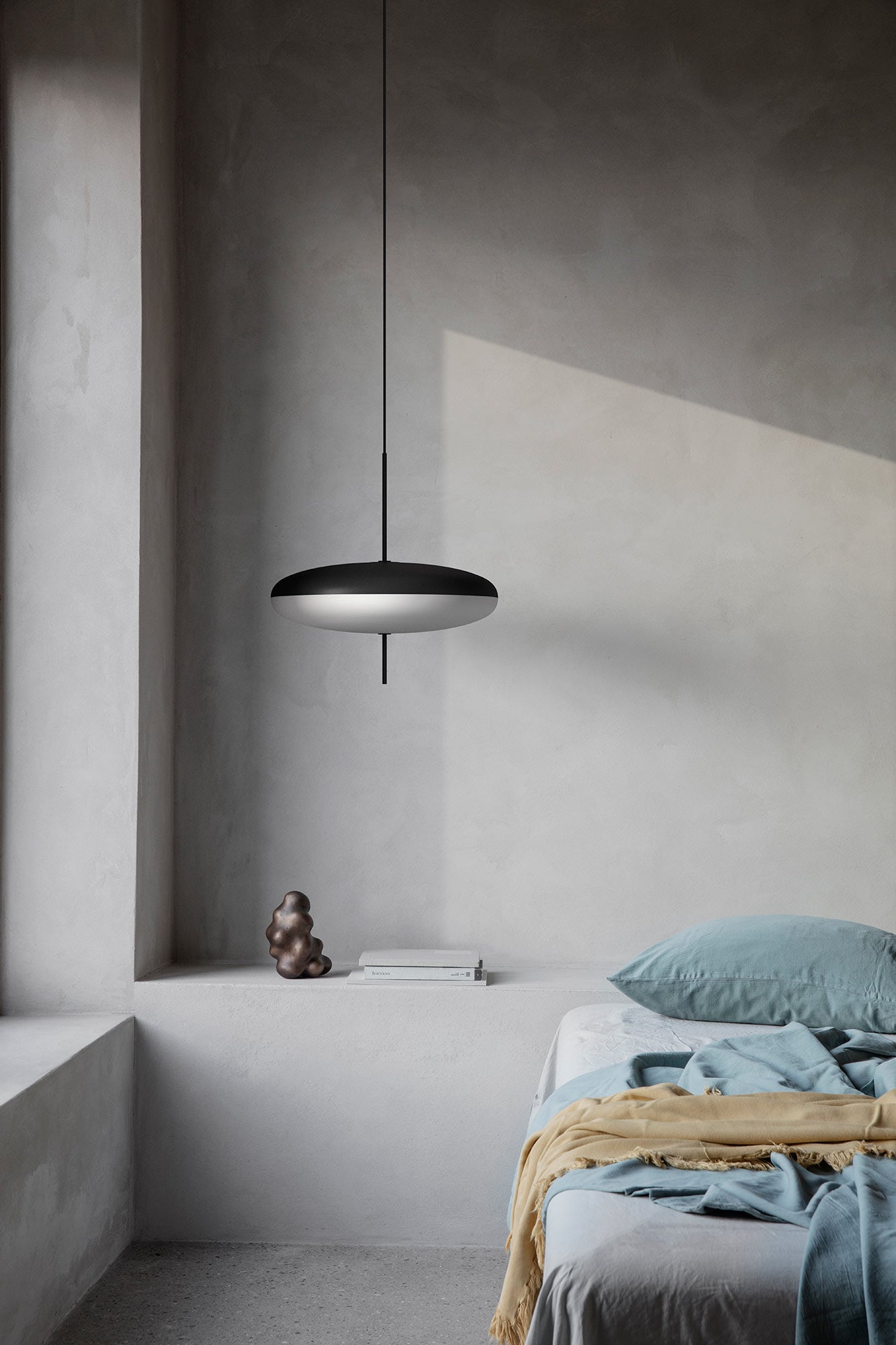 Model 2065 Suspension - Black and white diffuser, black hardware, black cable