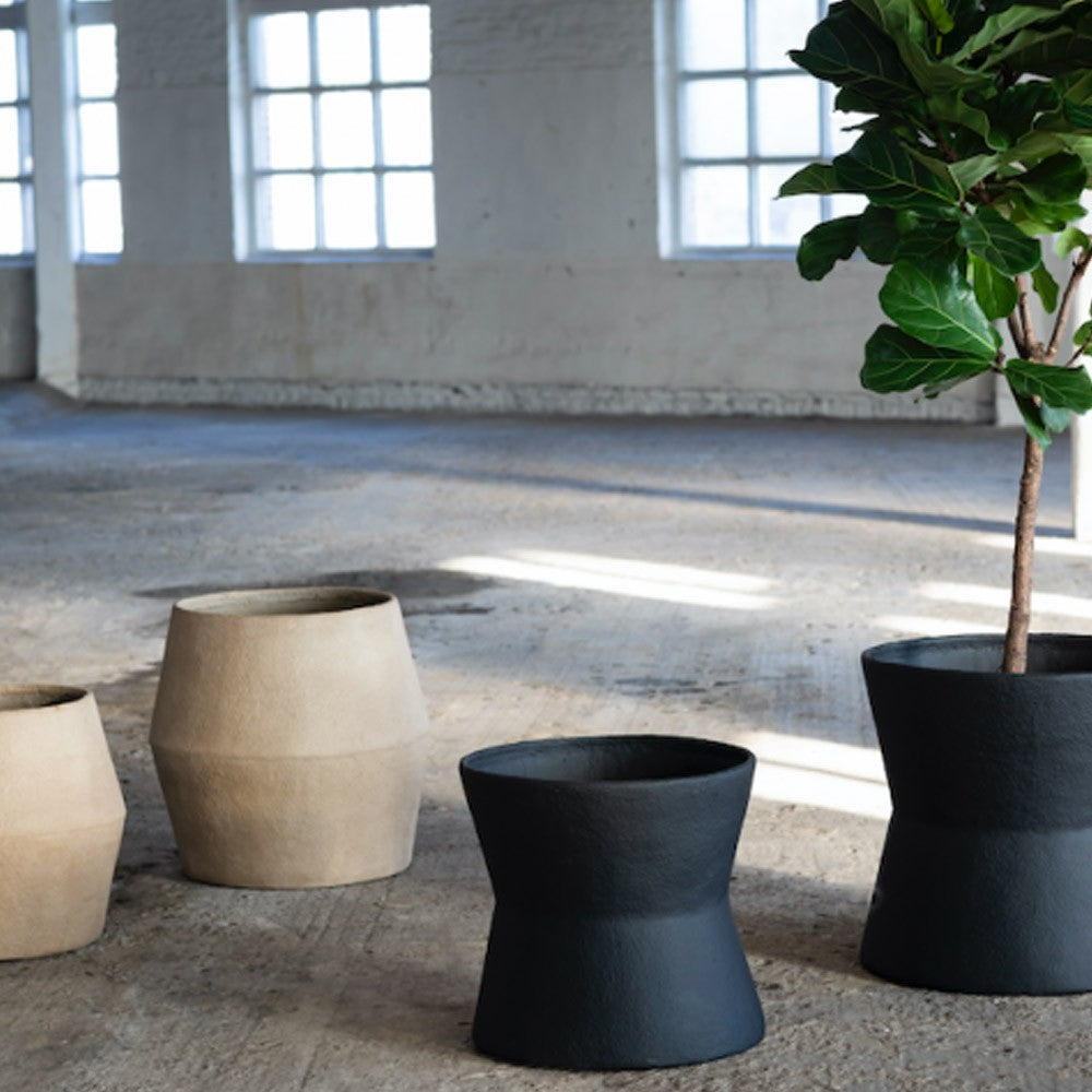 Planter Earth S Black