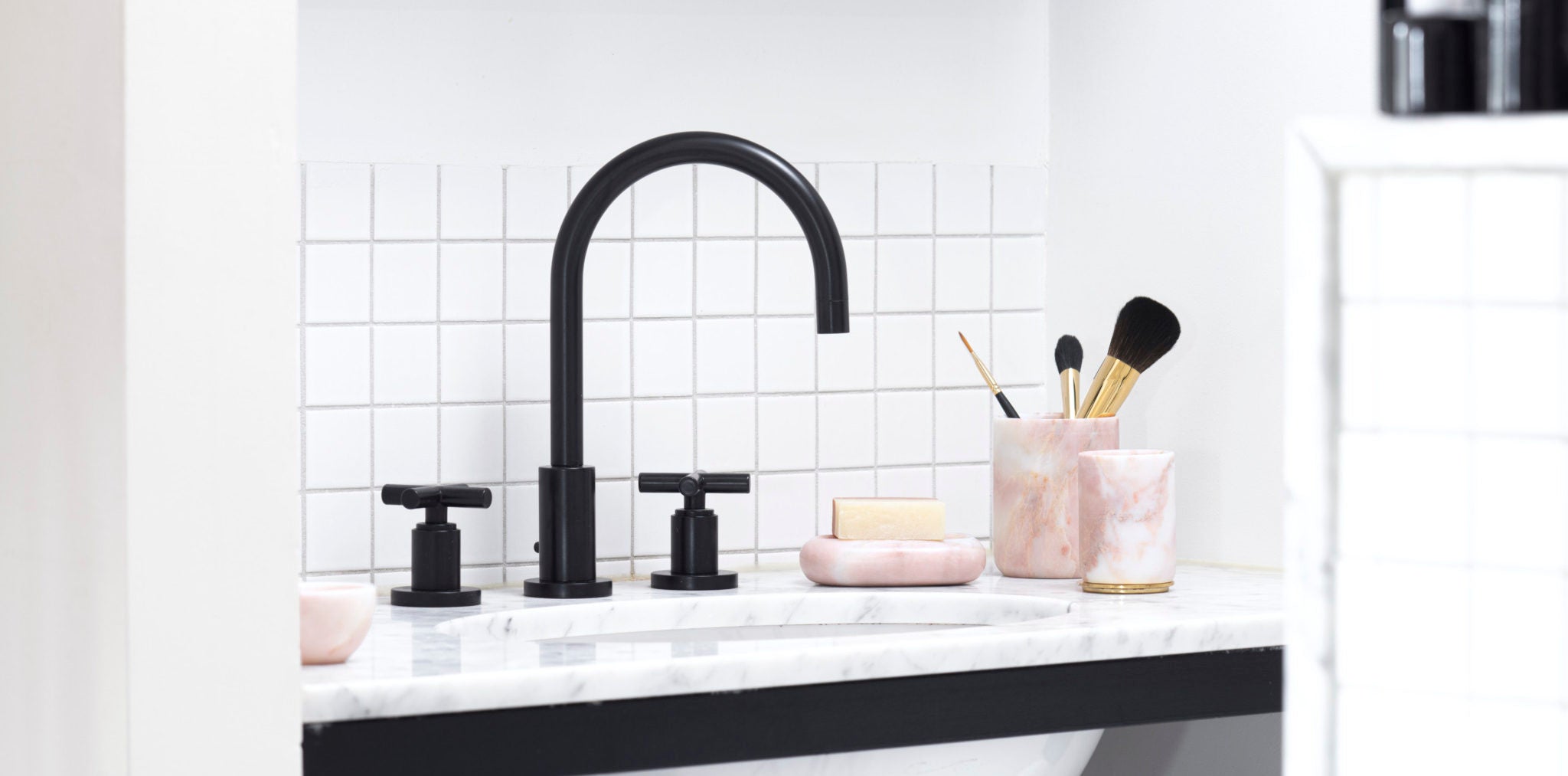 Pink Marble 'Classic' Toothbrush Holder