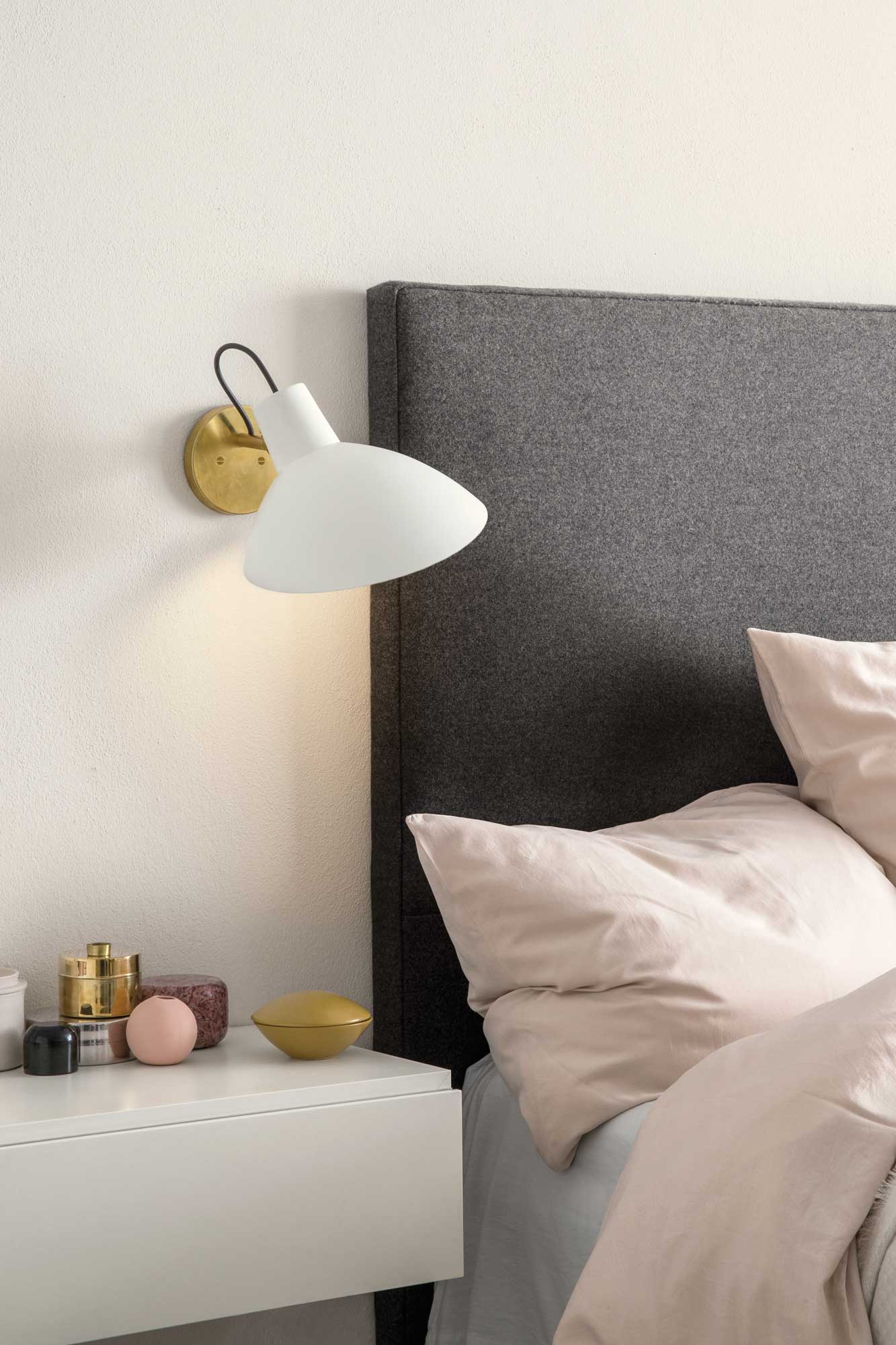 VV Cinquanta Wall - Brass mount, White reflector
